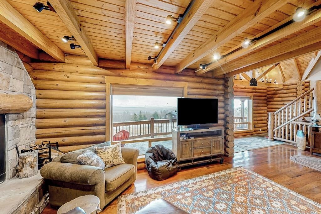 Photo of Livingroom in Warm Springs