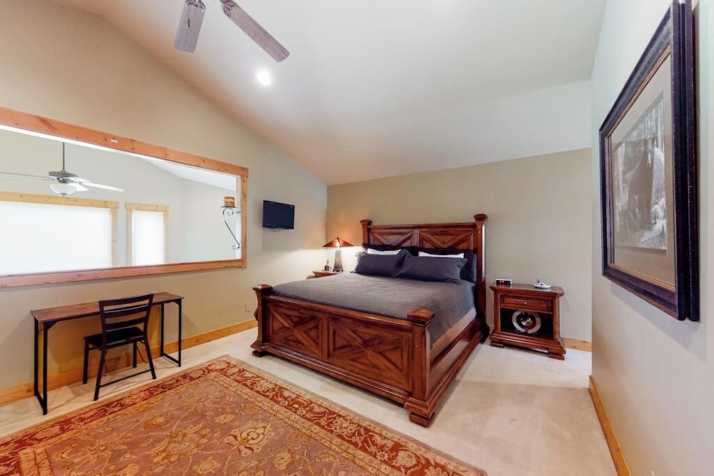 Photo of Bedroom in South Fork