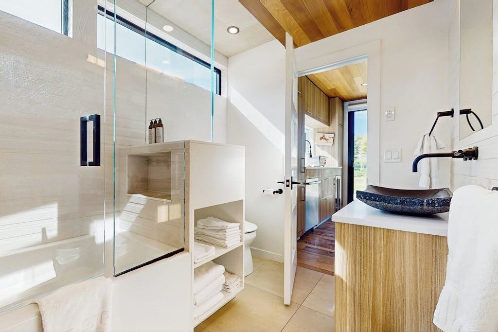 Photo of Bathroom in Carbondale