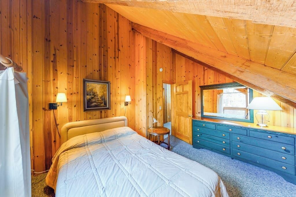 Photo of Bedroom in Basalt