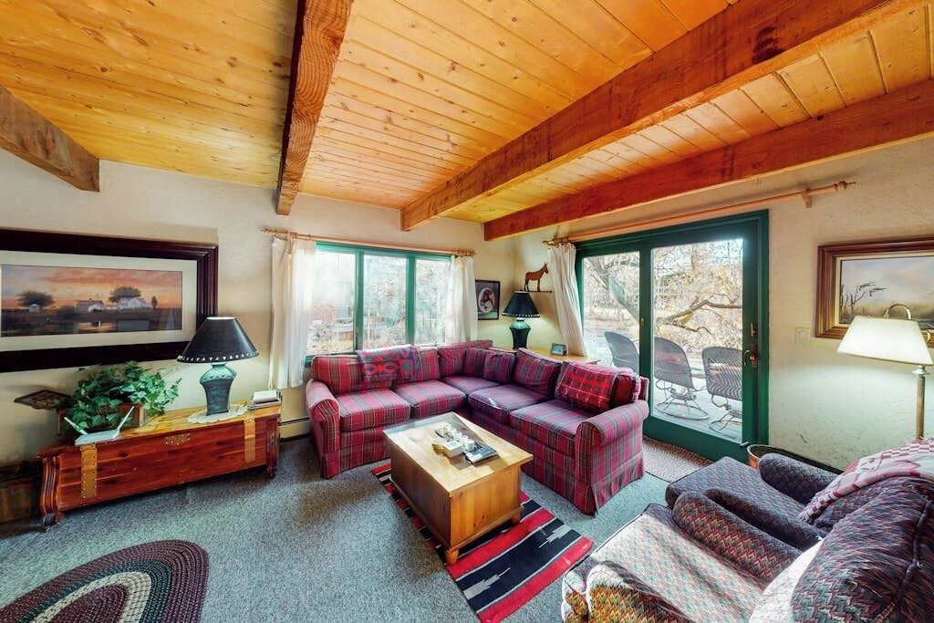 Photo of Livingroom in Basalt