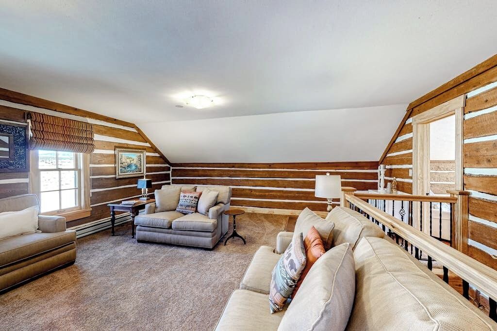 Photo of Livingroom in South Fork
