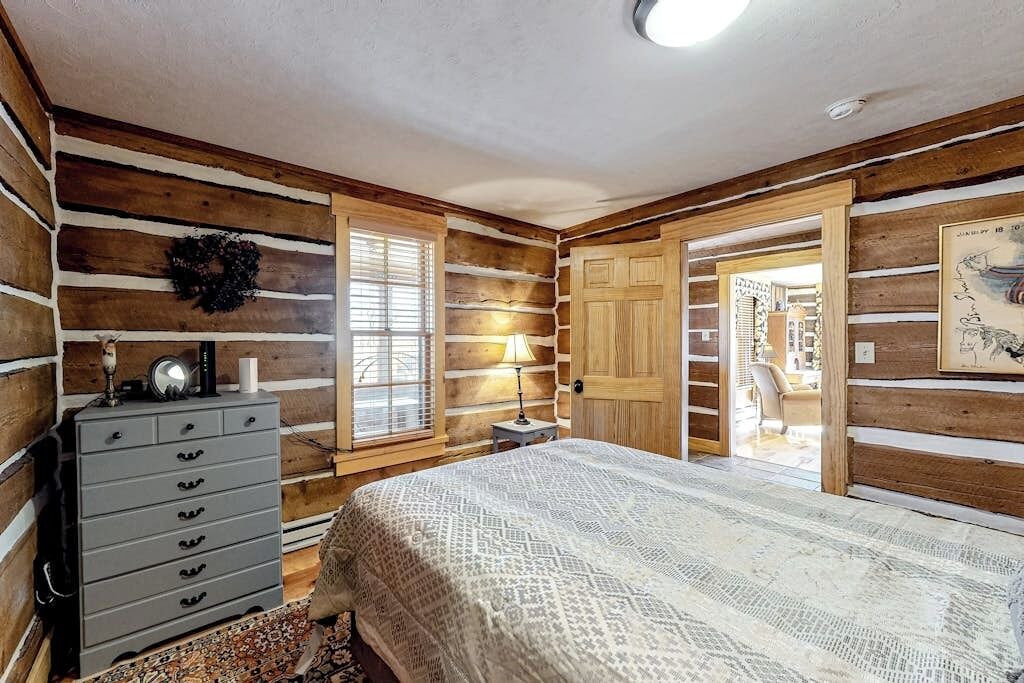 Photo of Bedroom in South Fork