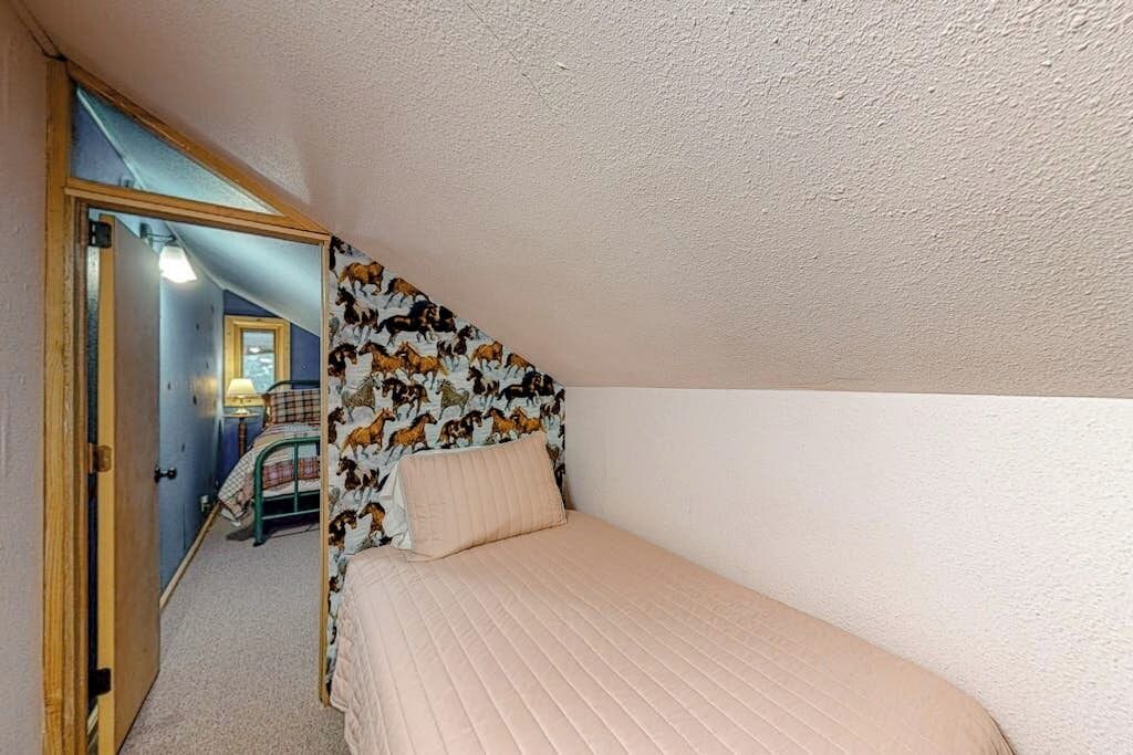 Photo of Bedroom in South Fork
