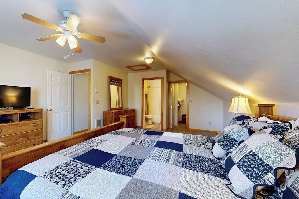 Photo of Bedroom in Gunnison