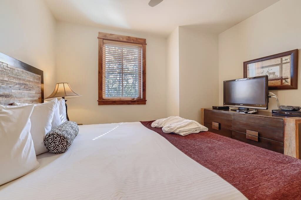 Photo of Bedroom in Four O'Clock