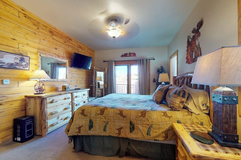 Photo of Bedroom in South Fork