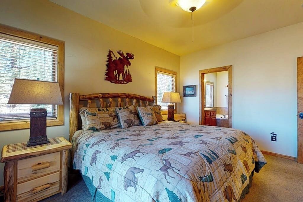 Photo of Bedroom in South Fork