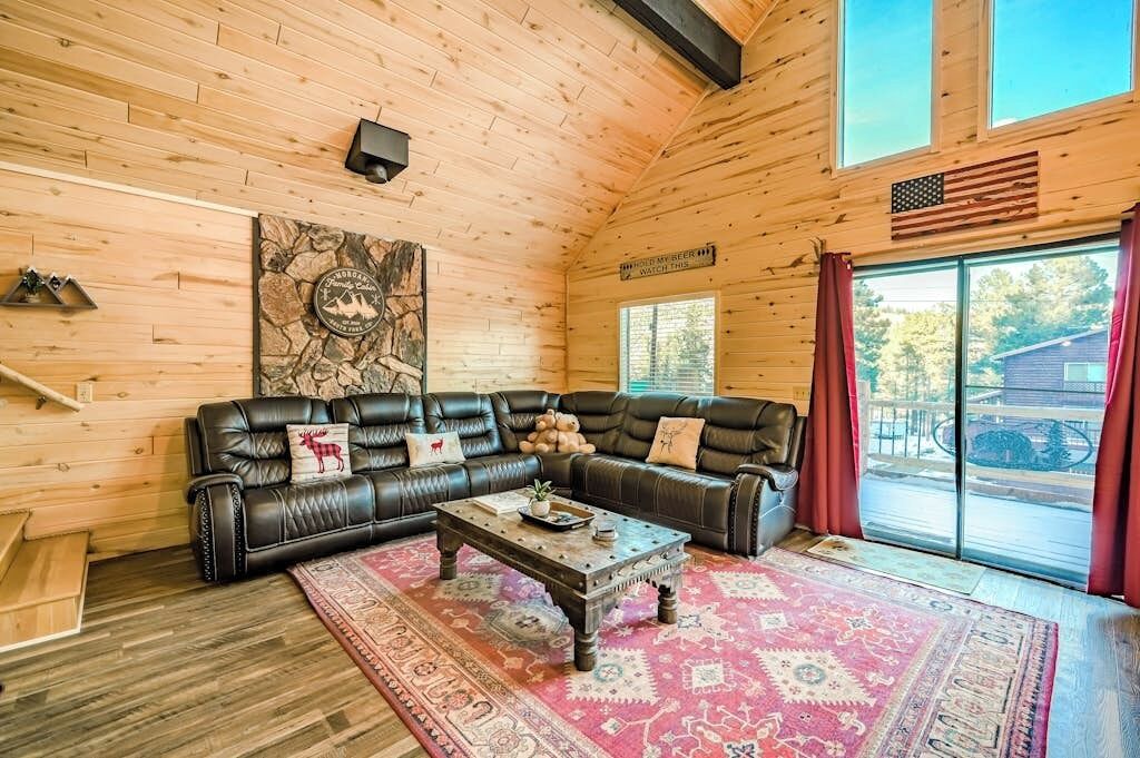 Photo of Livingroom in Ponderosa Pines