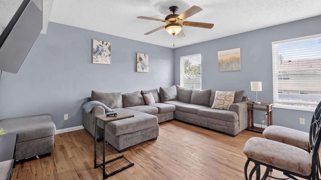Photo of Livingroom in Security-Widefield