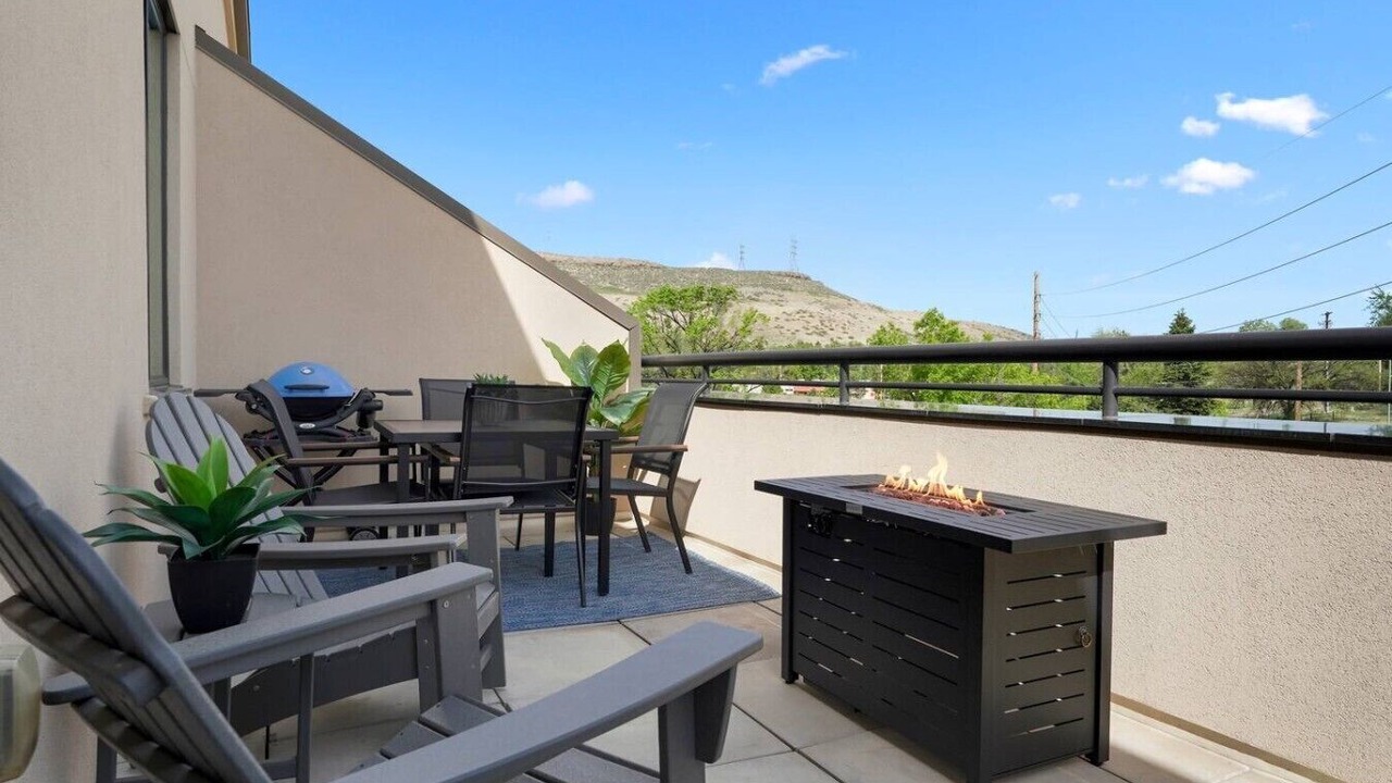 Photo of Outdoor in Golden