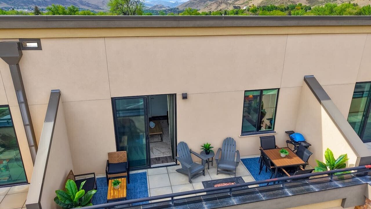 Photo of Outdoor in Golden