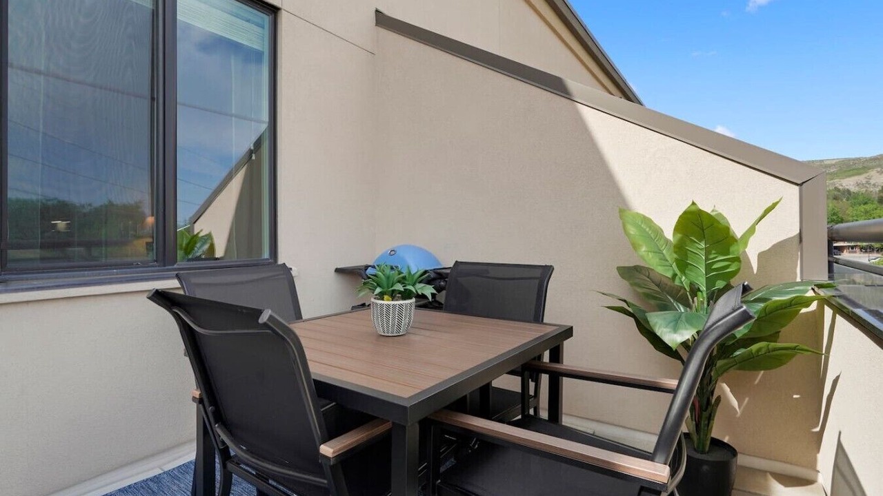 Photo of Outdoor in Golden