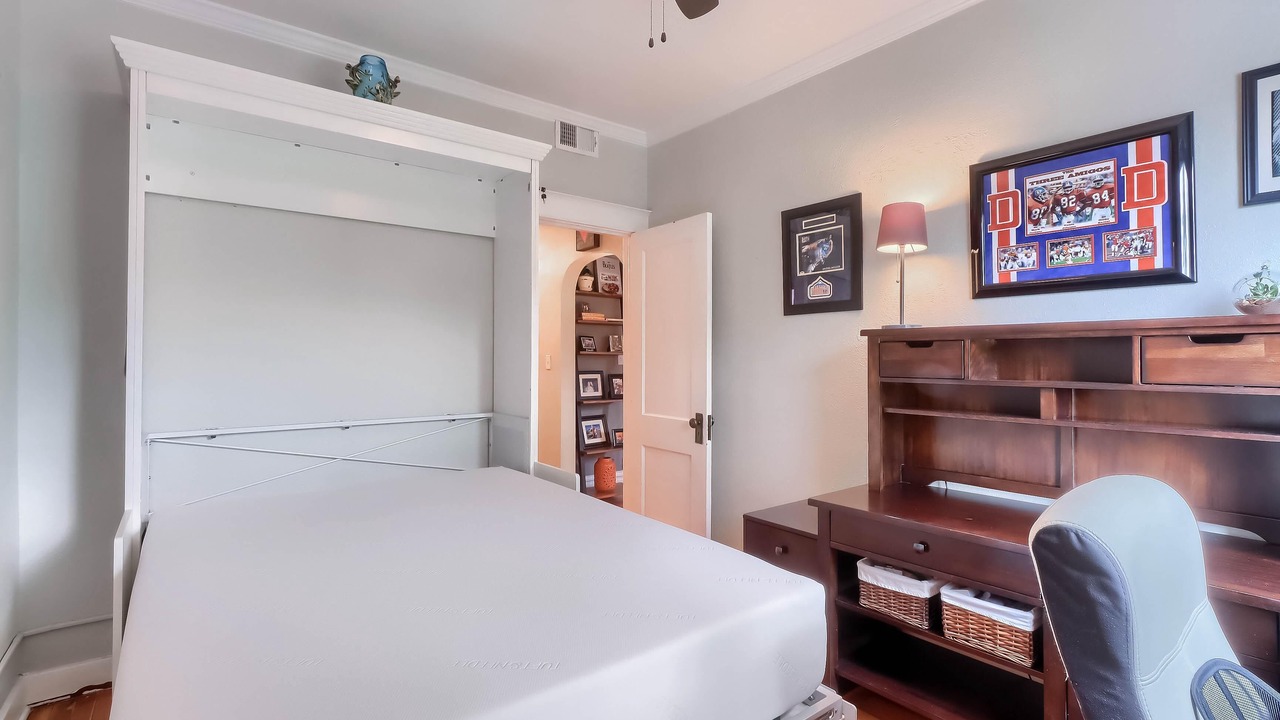 Photo of Bedroom in Congress Park