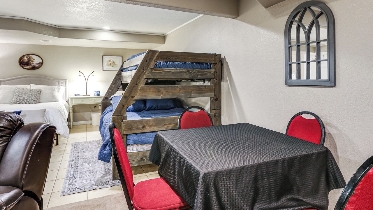 Photo of Bedroom in Columbine