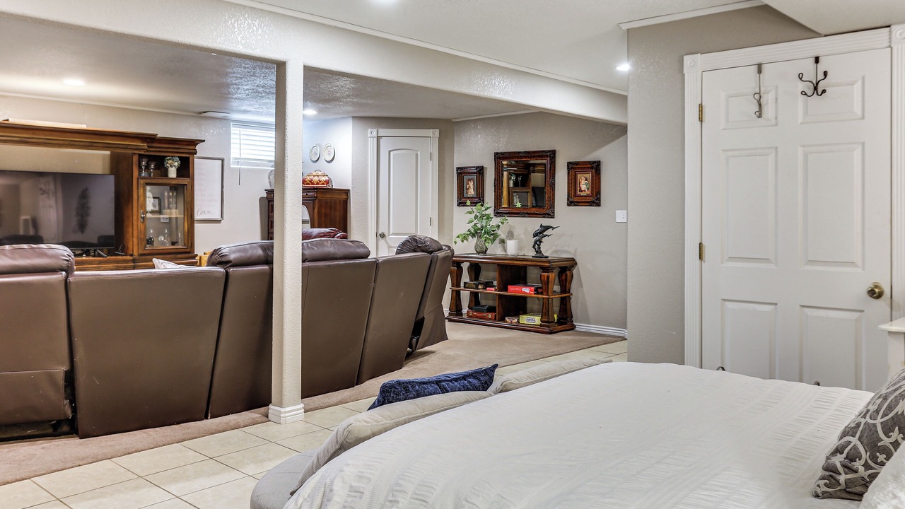 Photo of Bedroom in Columbine