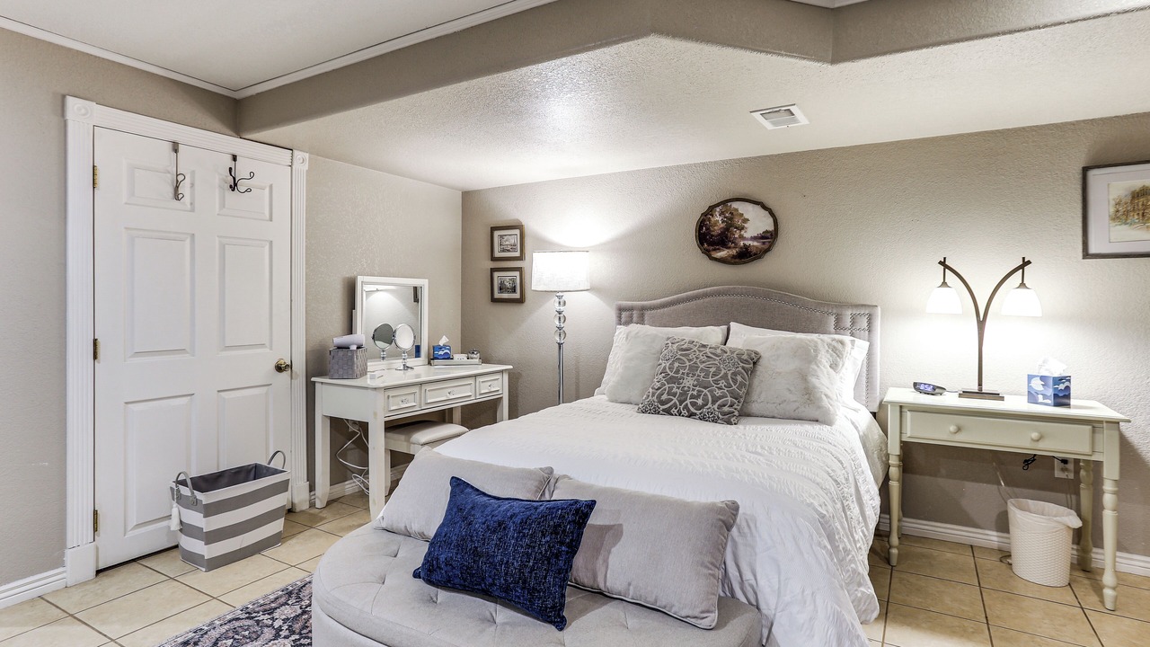 Photo of Bedroom in Columbine