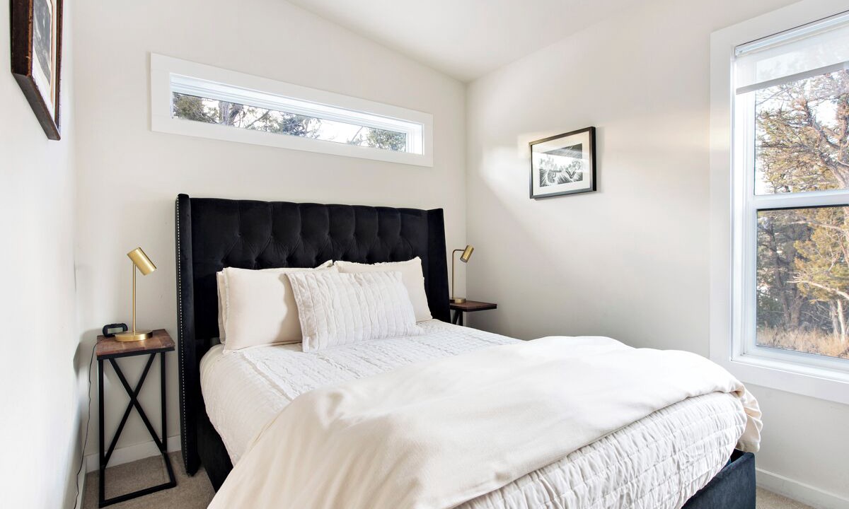 Photo of Bedroom in Missouri Heights