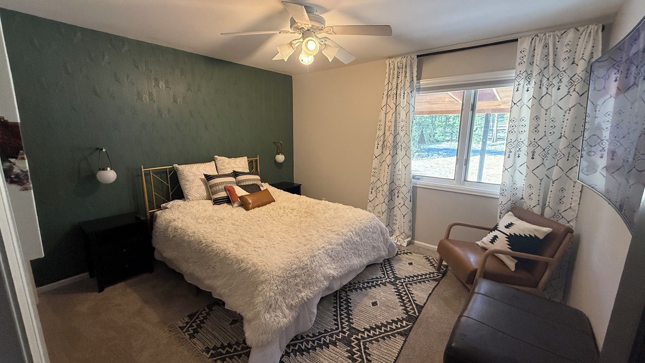 Photo of Bedroom in Pleasant Park Corridor