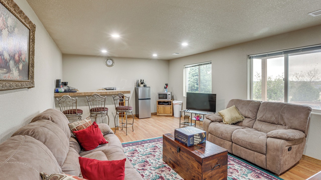 Photo of Livingroom in Aurora