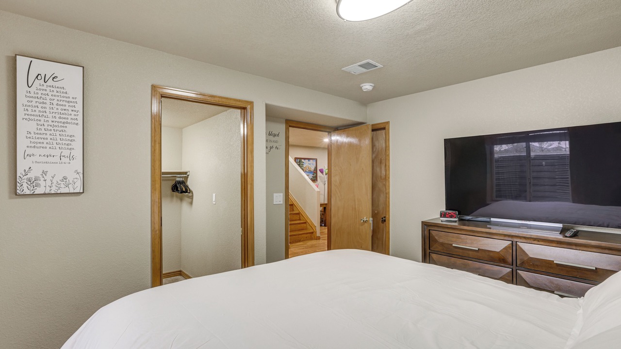 Photo of Bedroom in Aurora