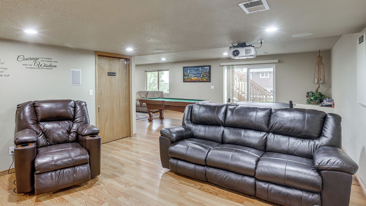Photo of Livingroom in Aurora