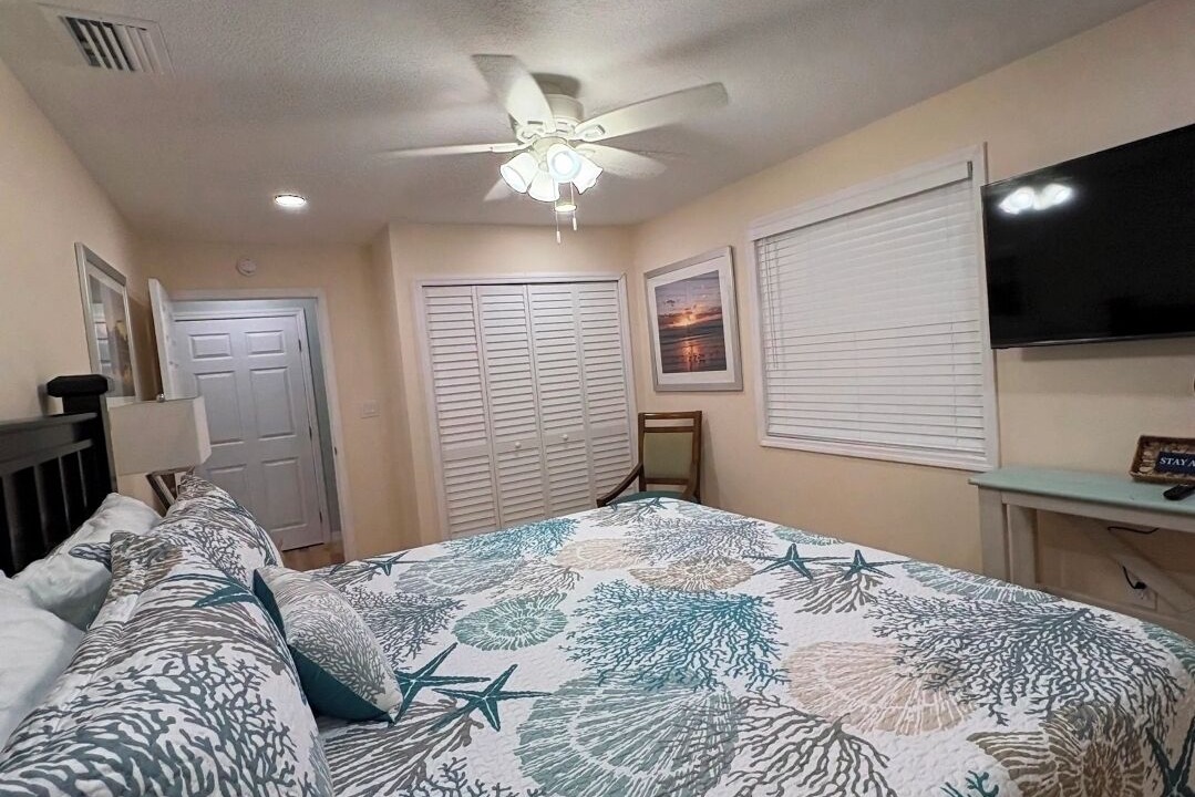 Photo of Bedroom in Weeki Wachee Gardens