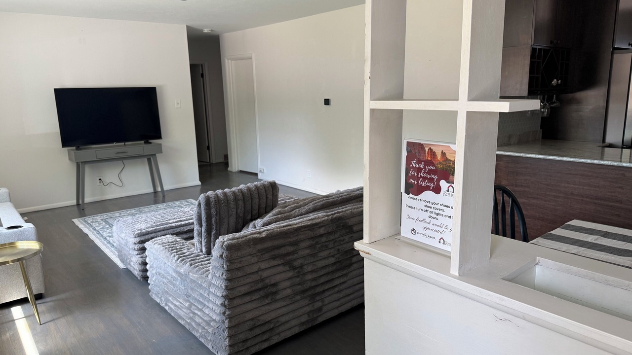 Photo of Livingroom in Skyway