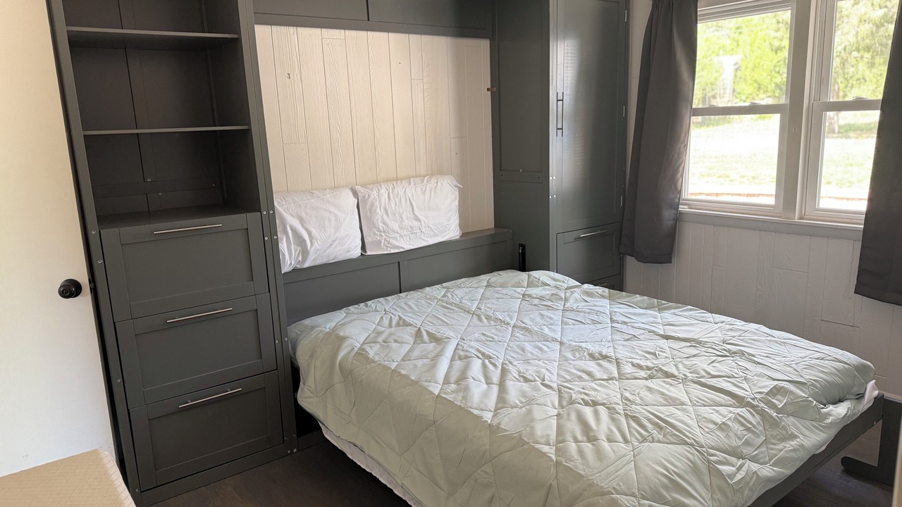 Photo of Bedroom in Skyway