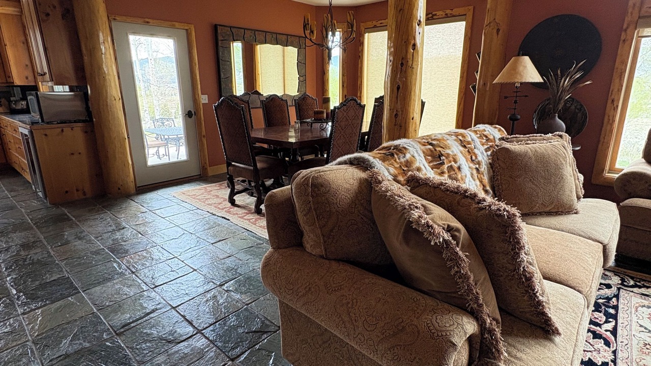 Photo of Livingroom in Whitepine