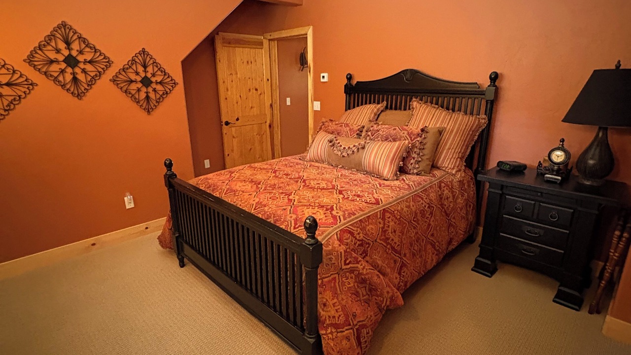 Photo of Bedroom in Whitepine