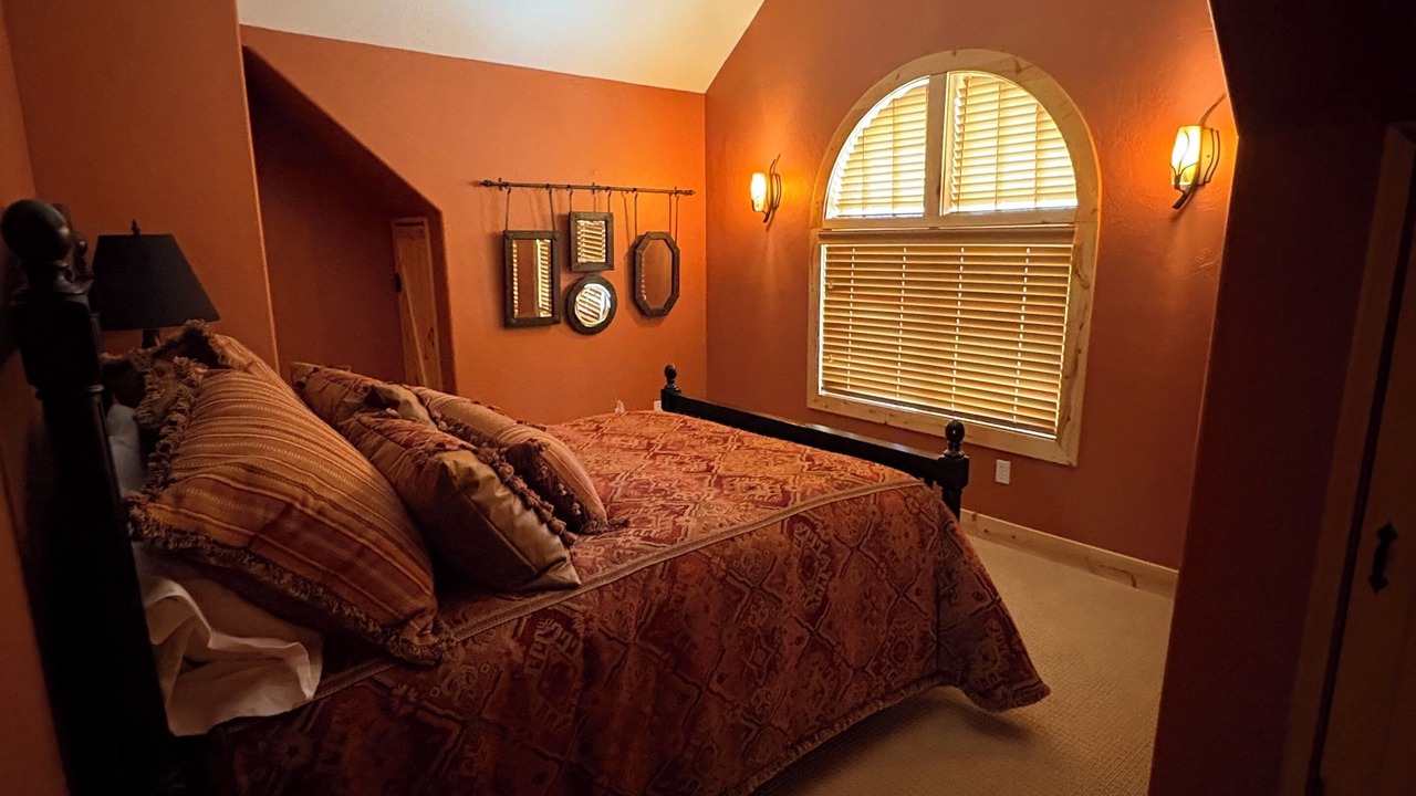 Photo of Bedroom in Whitepine