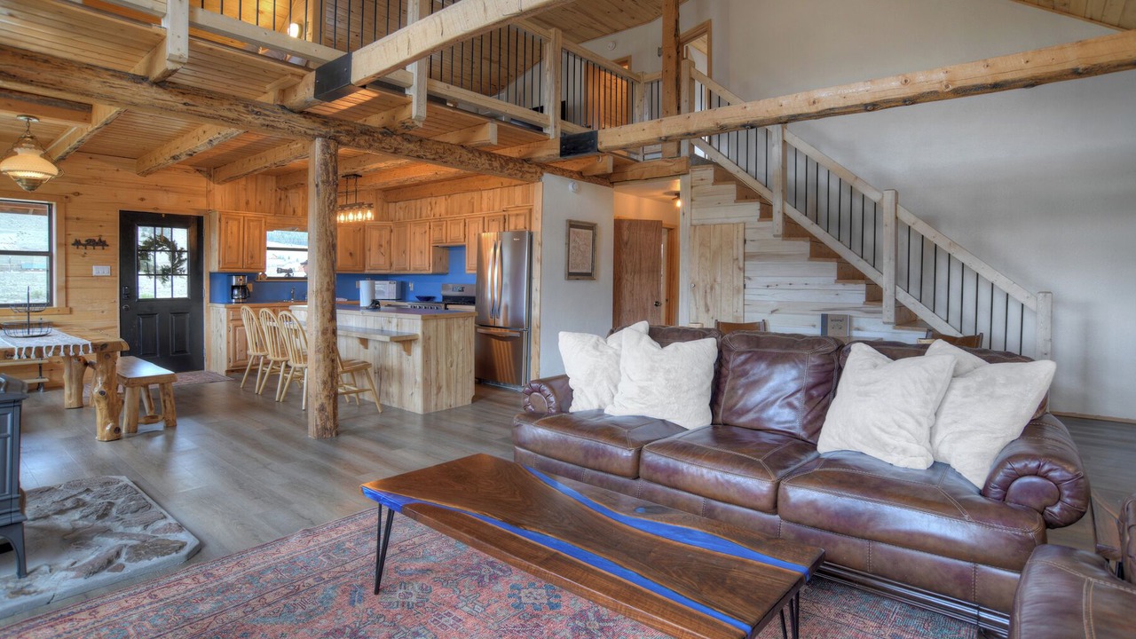 Photo of Livingroom in Creede