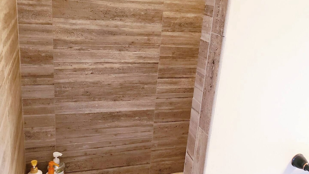 Photo of Bathroom in Silt