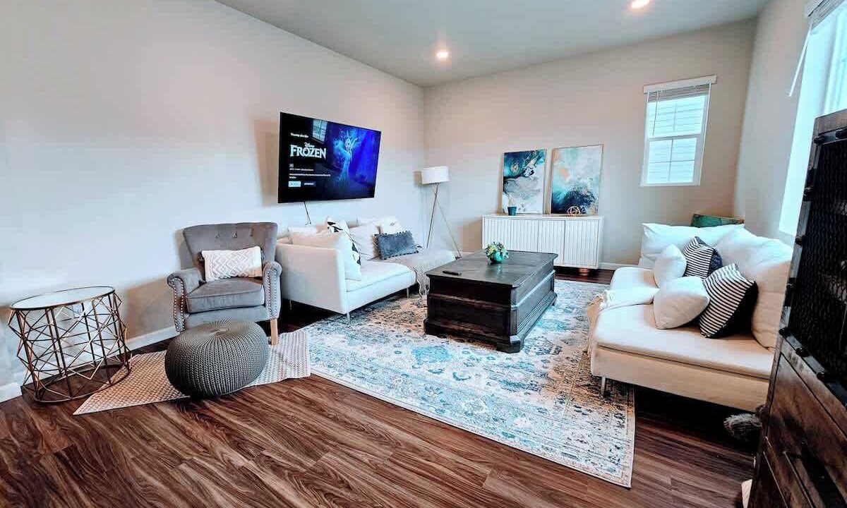 Photo of Livingroom in Castle Rock