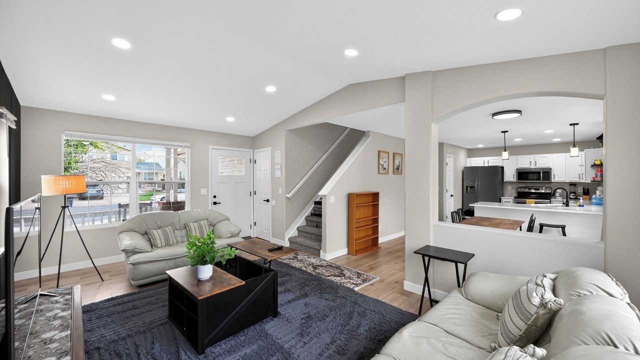 Photo of Livingroom in Aurora