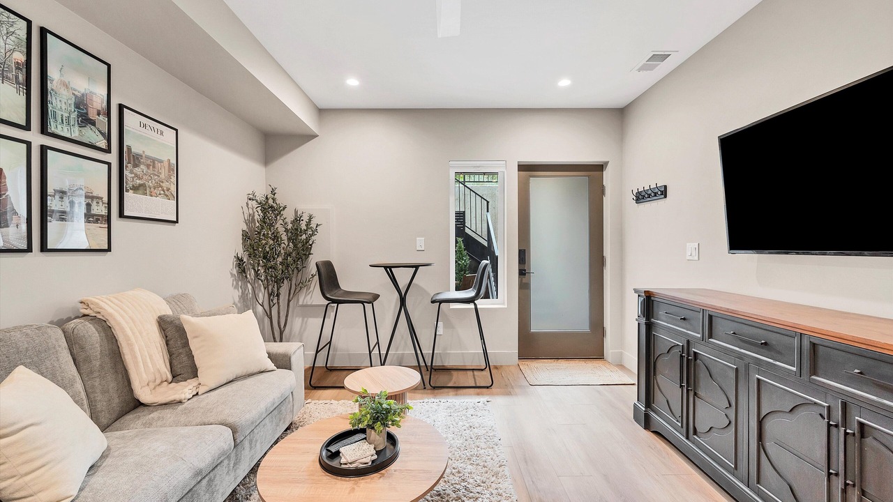 Photo of Livingroom in West Colfax