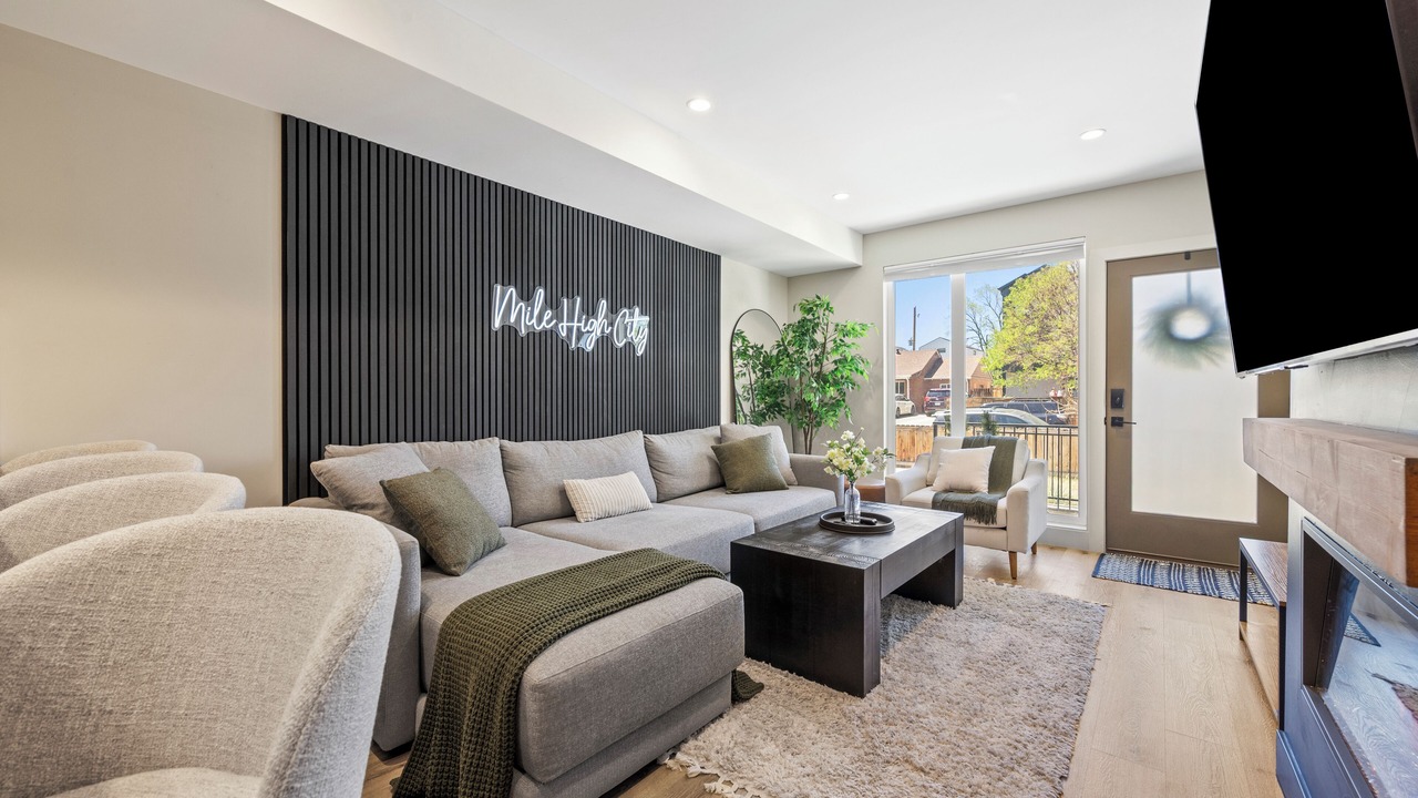 Photo of Livingroom in West Colfax