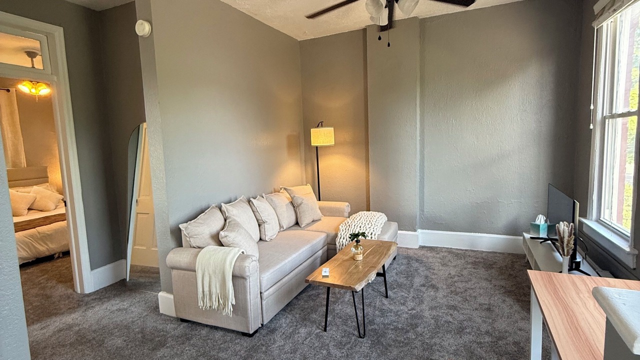 Photo of Livingroom in Ballpark