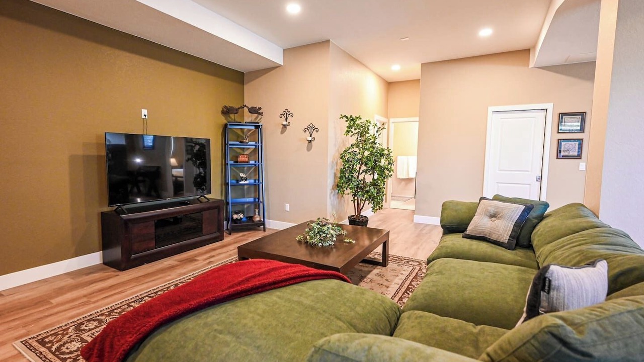 Photo of Livingroom in Tallyn's Reach