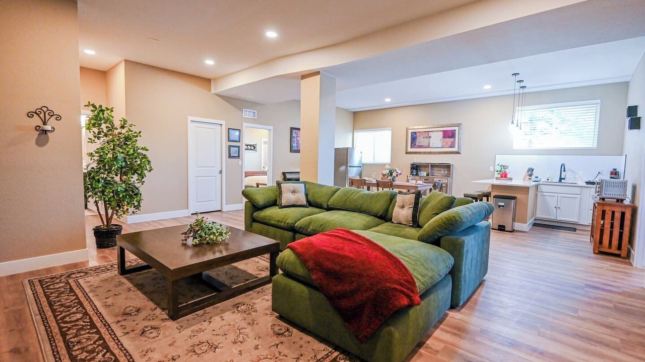Photo of Livingroom in Tallyn's Reach