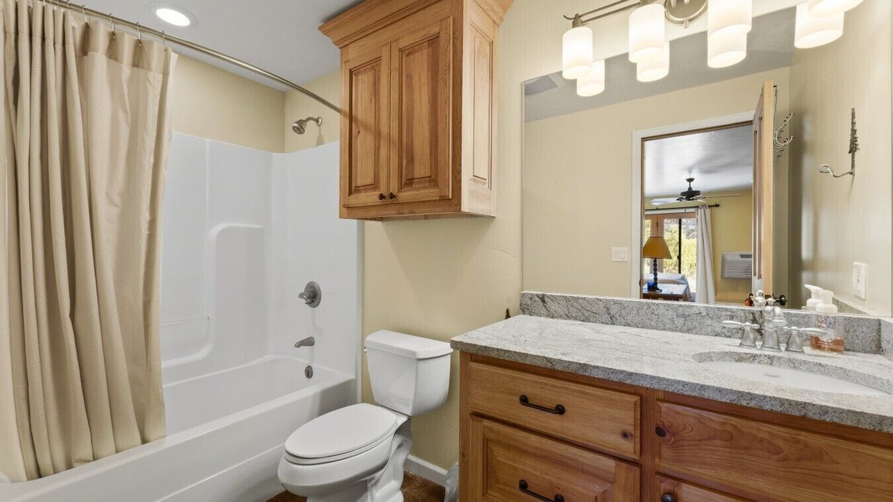 Photo of Bathroom in Silt