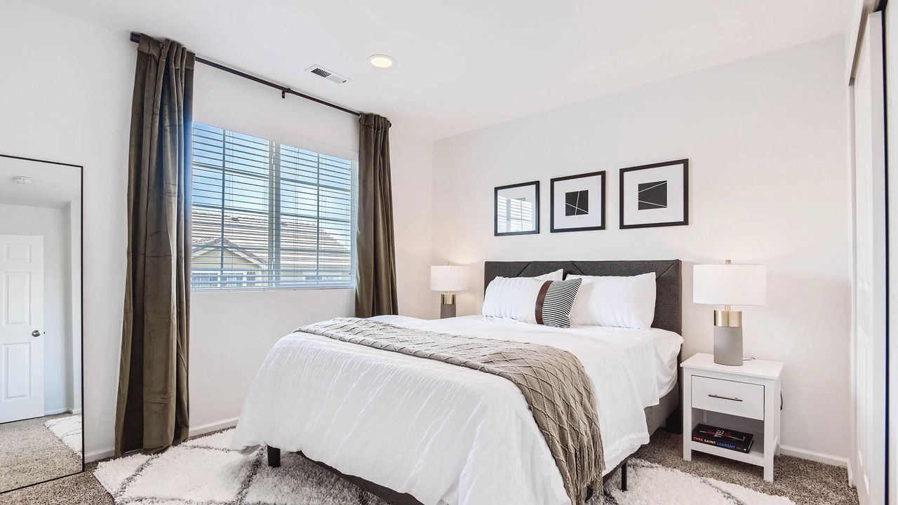 Photo of Bedroom in Aurora