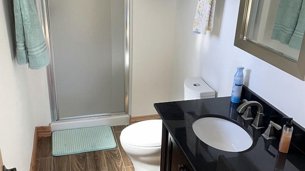 Photo of Bathroom in Raton