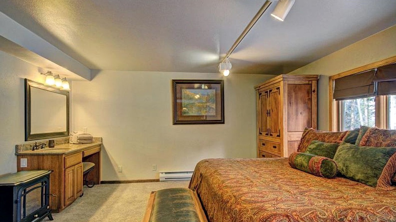Photo of Bedroom in Warrior's Mark West