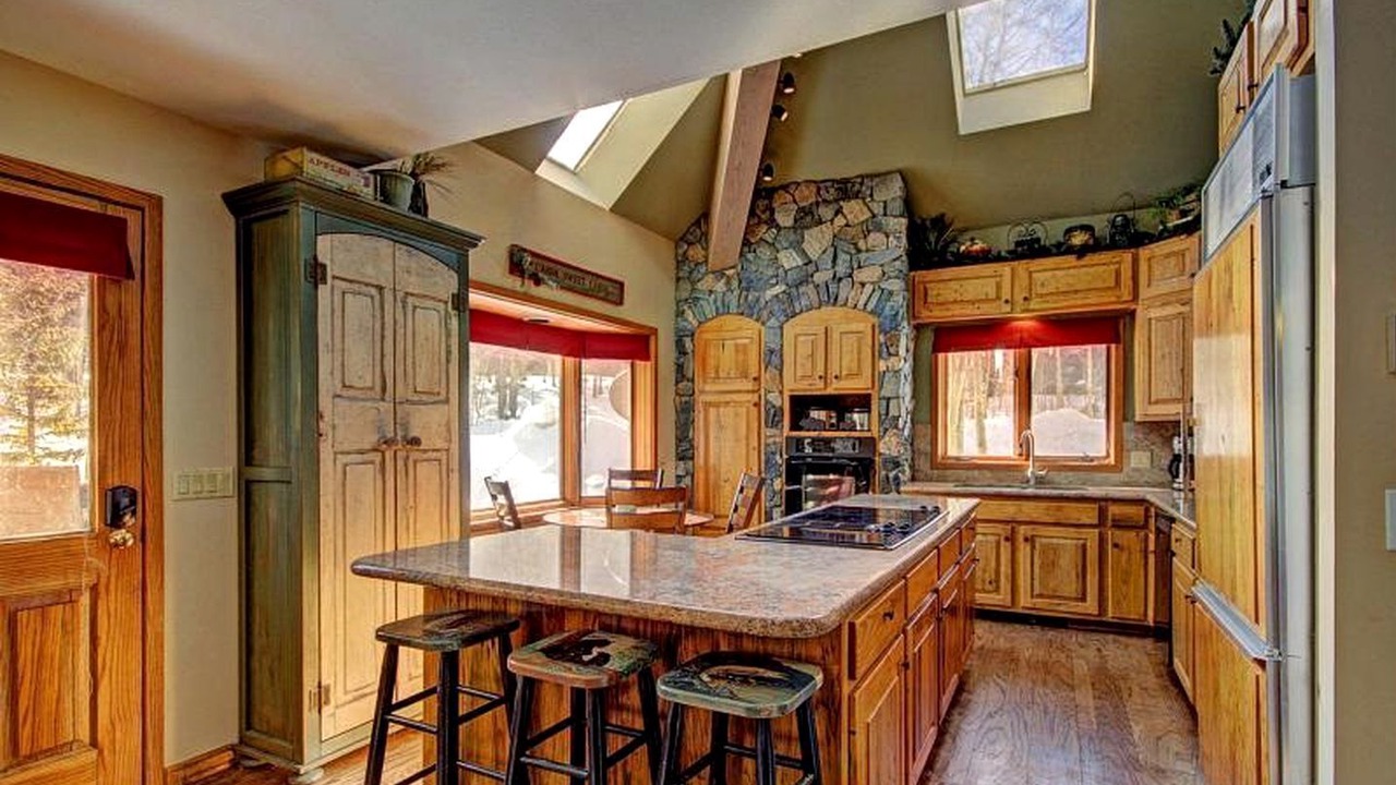 Photo of Kitchen in Warrior's Mark West