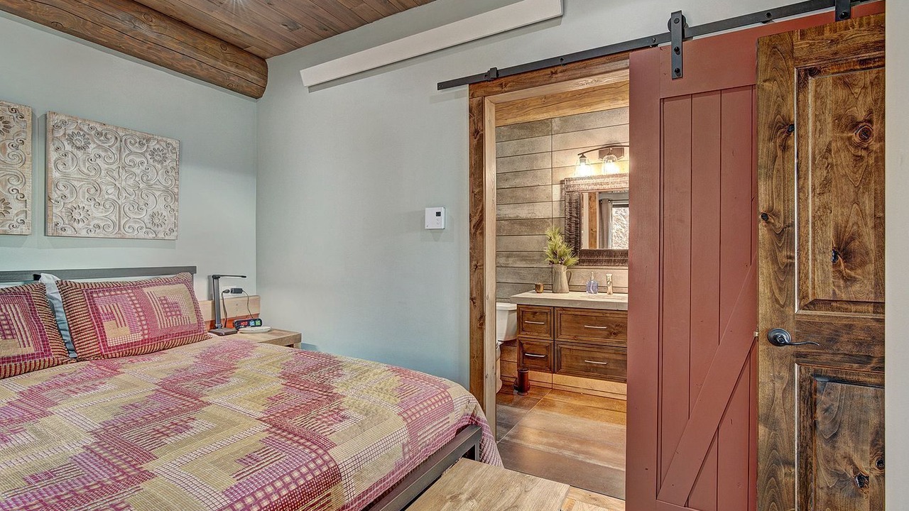 Photo of Bedroom in Coal Creek