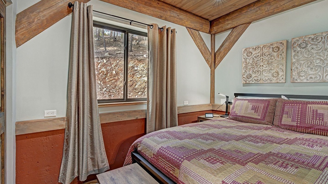 Photo of Bedroom in Coal Creek
