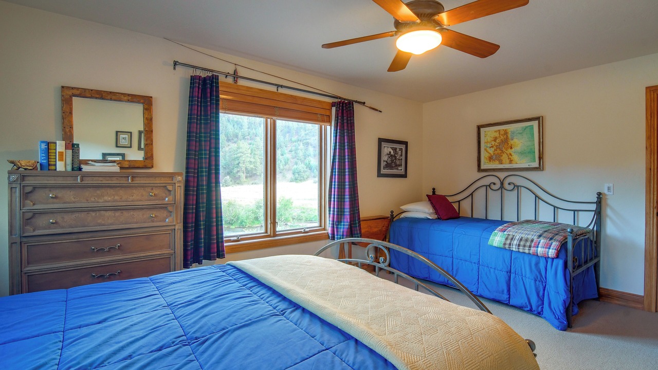 Photo of Bedroom in Pine
