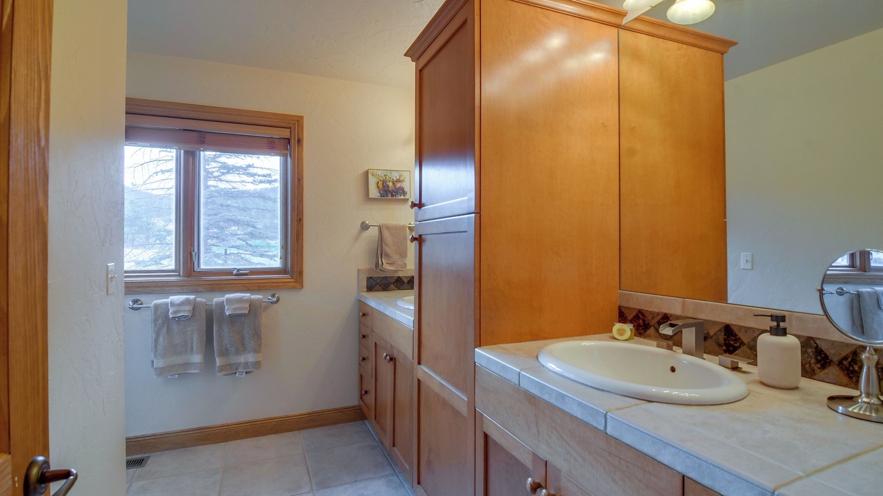 Photo of Bathroom in Pine